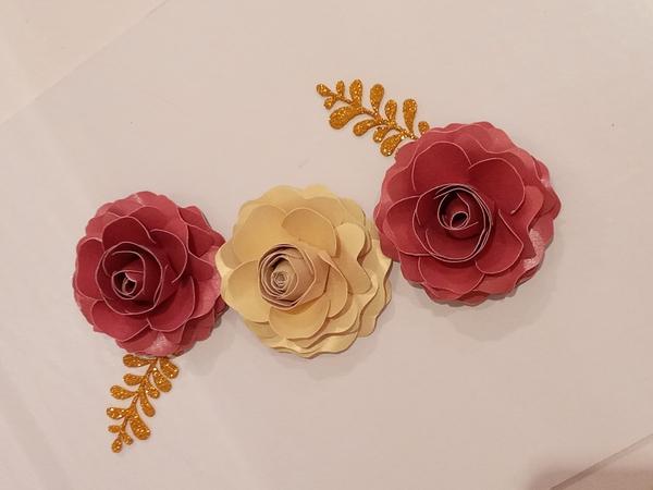 publicação sobre Flores para decoração de bolos. Mais informação contacte 845022990 no gobly.shop em Moçambique